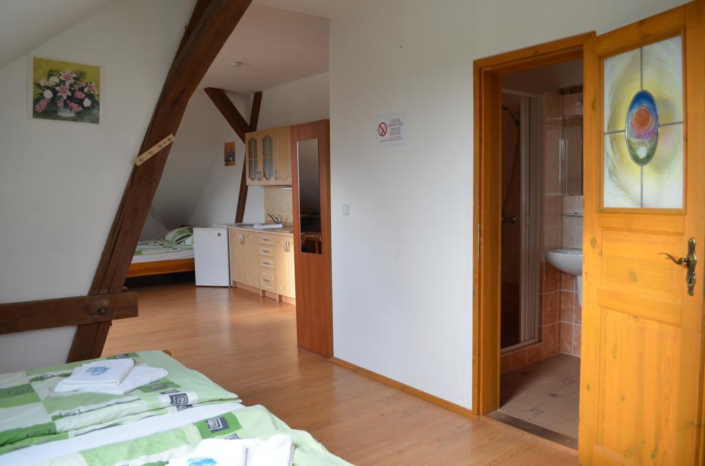 Famozclub Hotel Bakov nad Jizerou Room photo